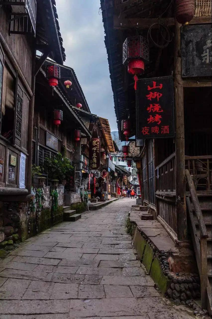 金鸿新材深交所主板IPO已问询 公司主营业务为特种陶瓷制品的研发、生产和销售